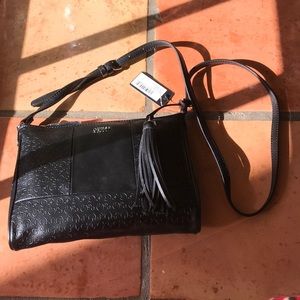 NWT (New With Tags) Guess black crossbody purse